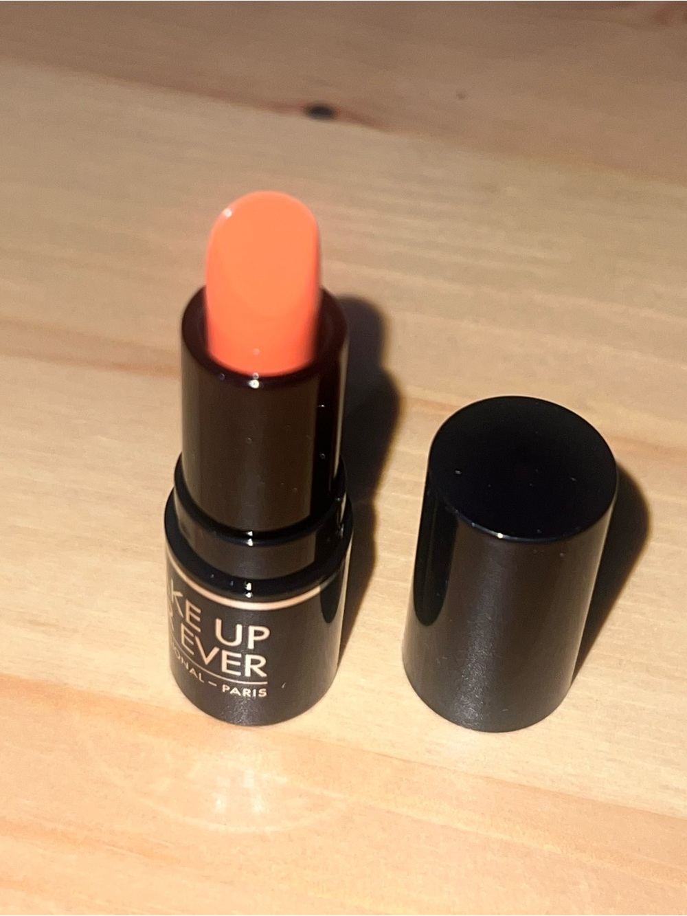 Make Up For Ever Artist Rouge Light in L301